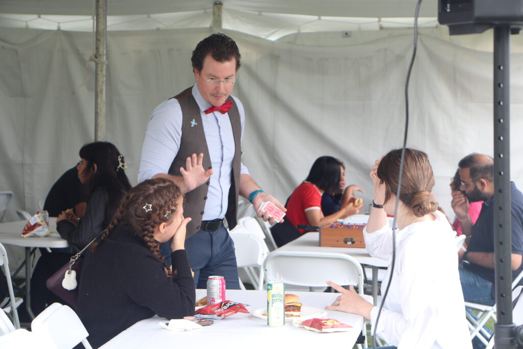 Scott Boyd Magic Entertaining Guests